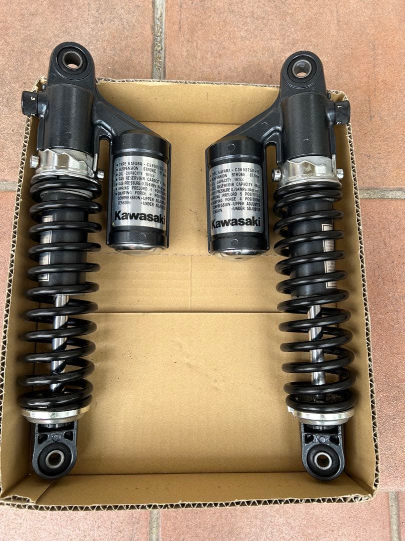 カワサキ　ゼファー1100　リアサスペンション　左右　純正　中古