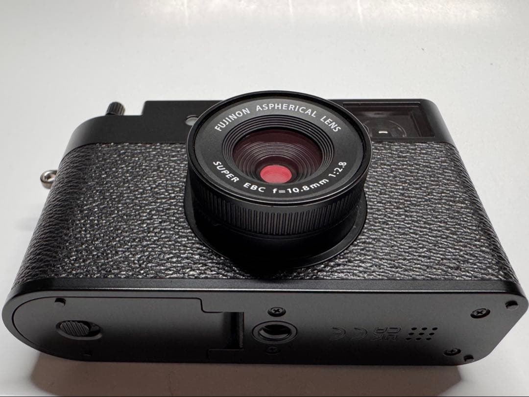 Fujifilm X-half X-HF1-B ブラック(多数パーツ付き)