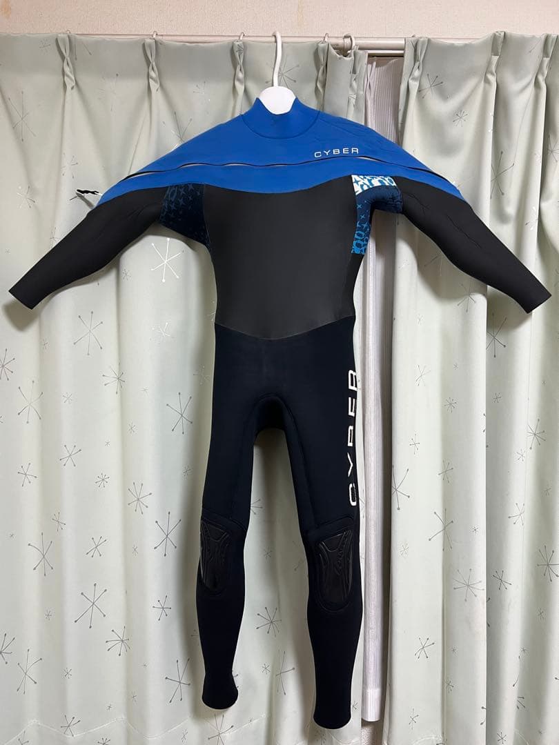 CYBER フルスーツ セミドライ　キッズ　130 140センチ相当