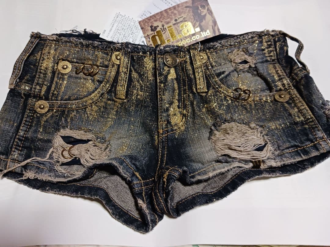 d.i.a　ラメ入りダメージデニムショートパンツNAVY　24インチ