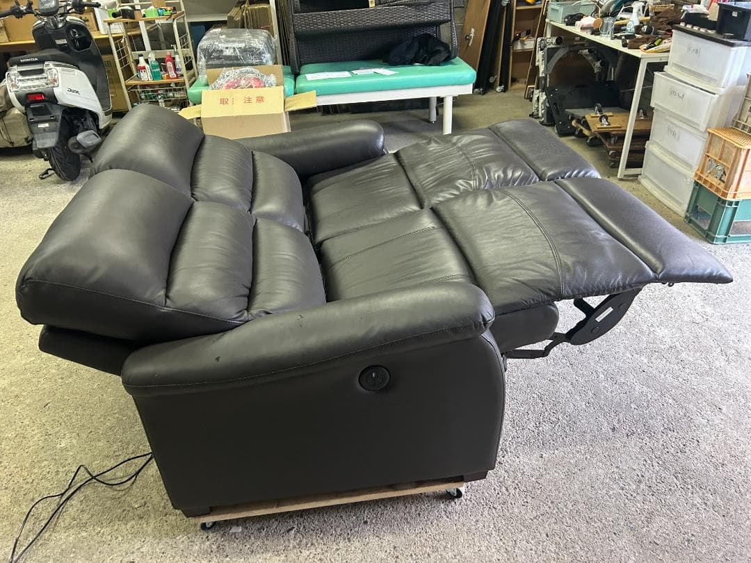 ニトリ 本革 電動リクライニングソファ Nビリーバ 2人掛け 美品