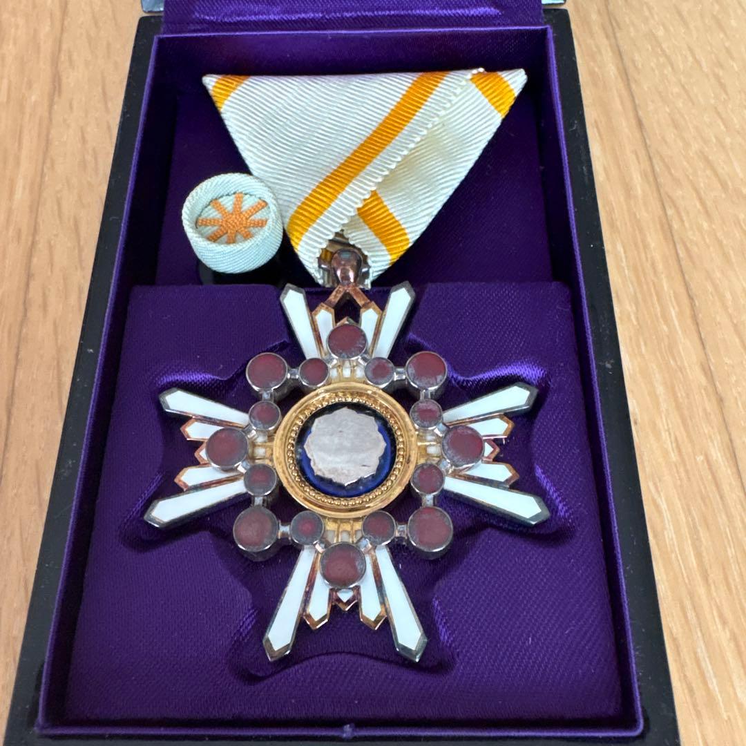 ラスカル勲五等瑞寶章 勲五等瑞宝章 勲章 旧日本軍 ケース付①②