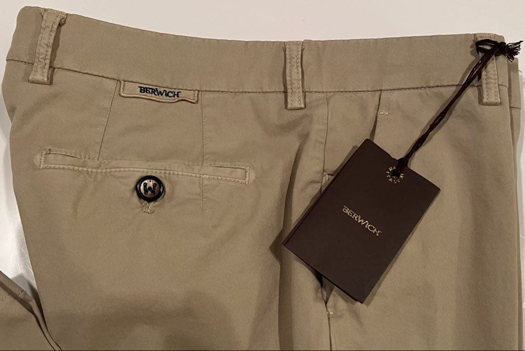 25年新作（通年）ベルウィッチBERWICH ノープリーツスリムパンツ50