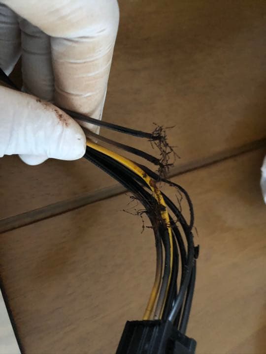 確認用グラボに繋ぐ変換アダプタ