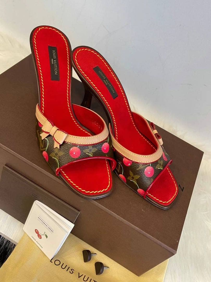 ルイヴィトン 村上隆　チェリー　ミュール モノグラム ほぼ未使用　36