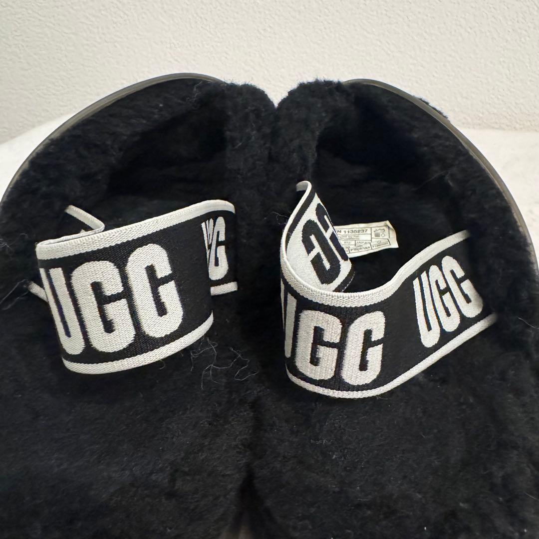 【いちごのお家さま専用】美品 UGG アグ ファーサンダル ボアストラップ