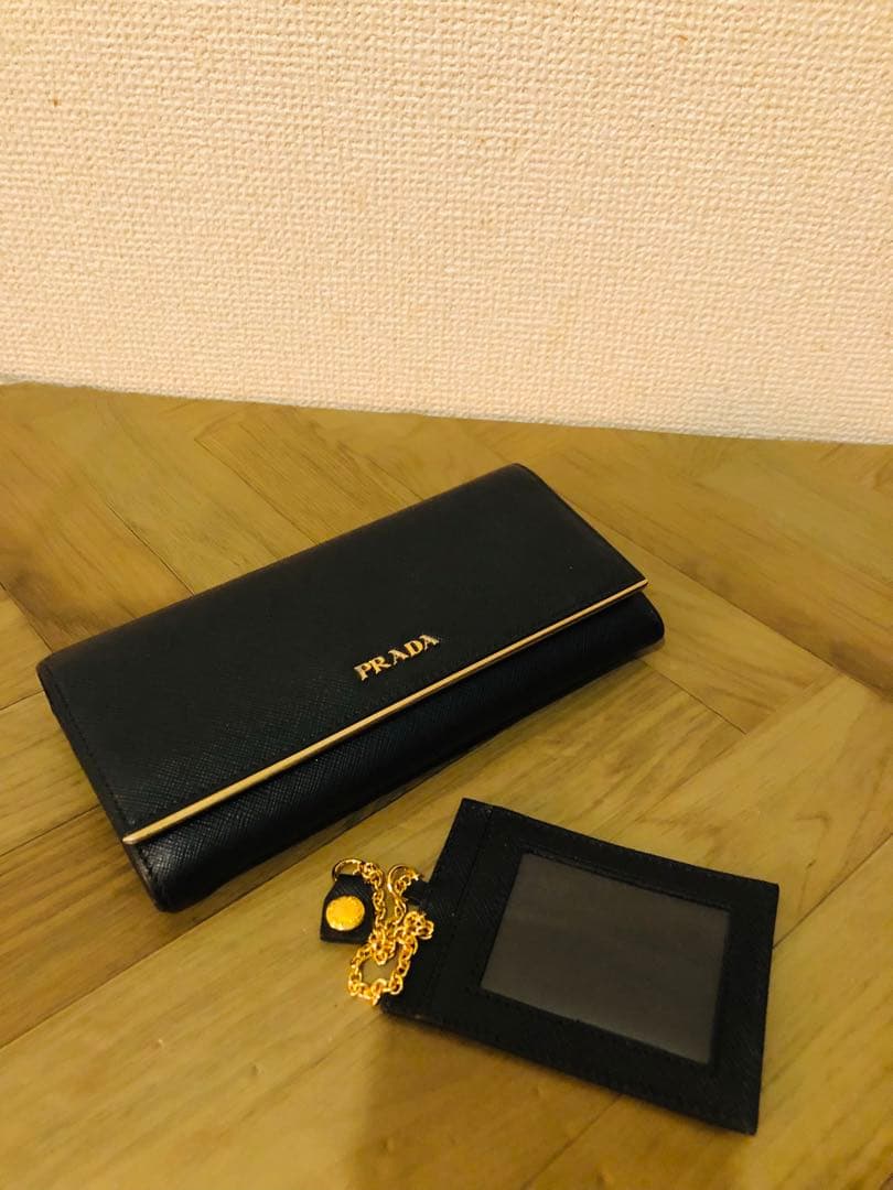 PRADA ブラック レザー 長財布