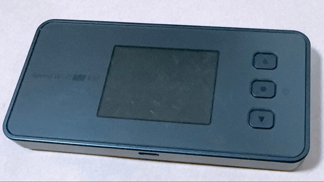 Speed Wi-Fi 5G X12 モバイルルーター、クレードル付き