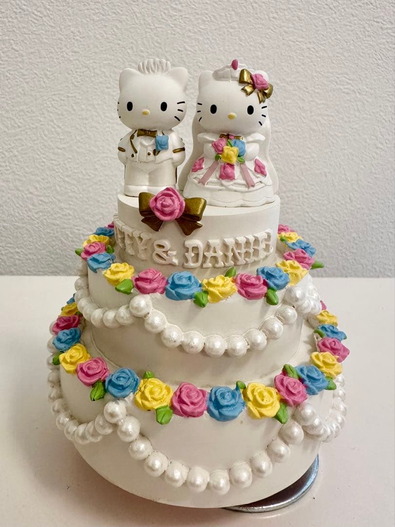 ハローキティ ウェディングケーキ オルゴール