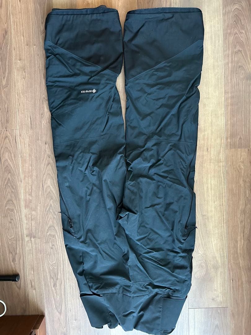 【美品】Salomon ブラック スキーウェア