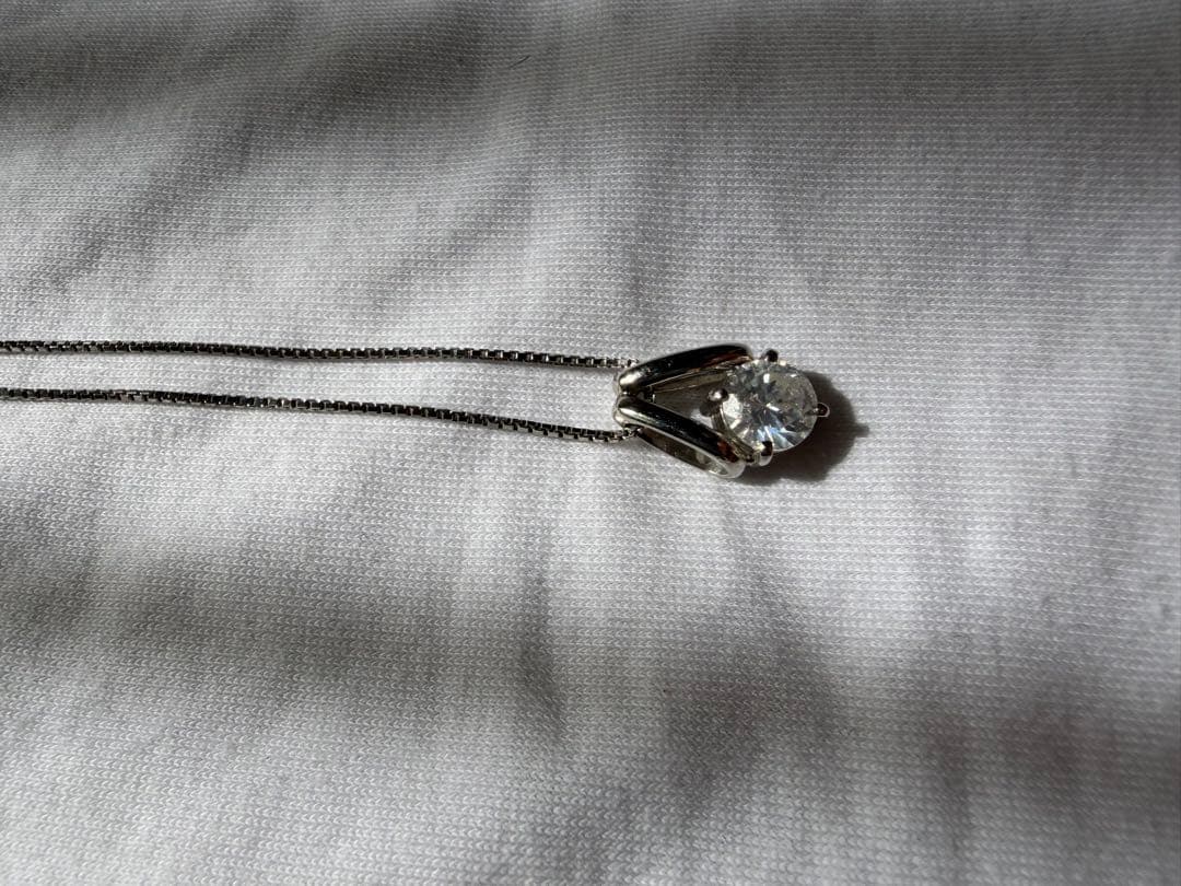 クリスタル風ストーン付きネックレス　pt850、pt900刻印