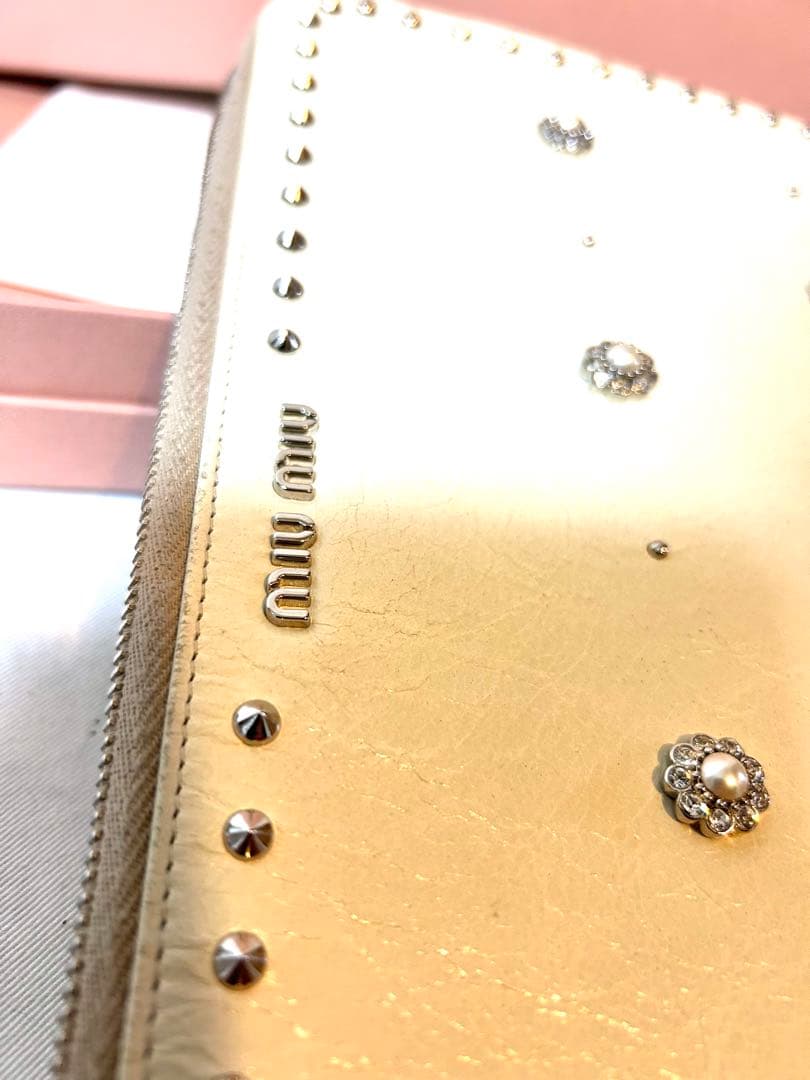 ★ mｍczo ★miumiu ミュウミュウ　スタッズ　クラッチバッグ
