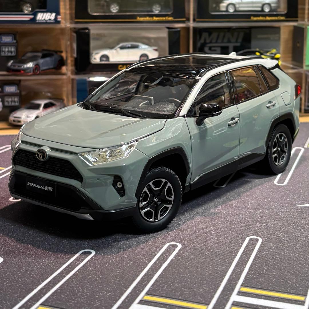 1/18 トヨタRAV4アッシュグレーメタリック×アーバンカーキ フル開閉モデル