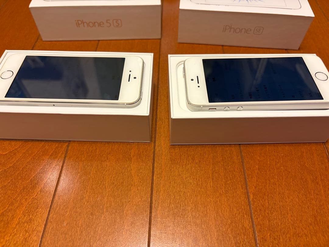 S*3様 Apple iPhone Se第一世代と5s シルバー 2台セット