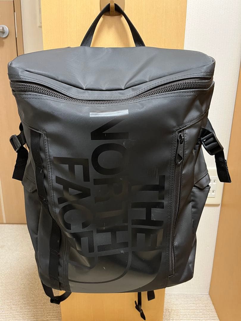 THE NORTH FACE ブラックリュック　ヒューズボックス