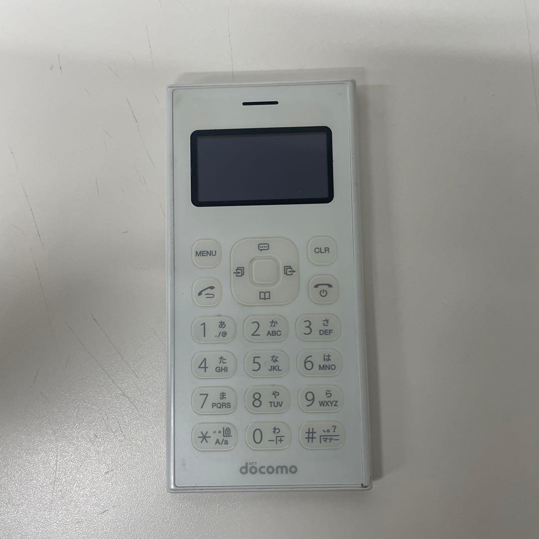 docomo ワンナンバーフォン on01 ホワイト