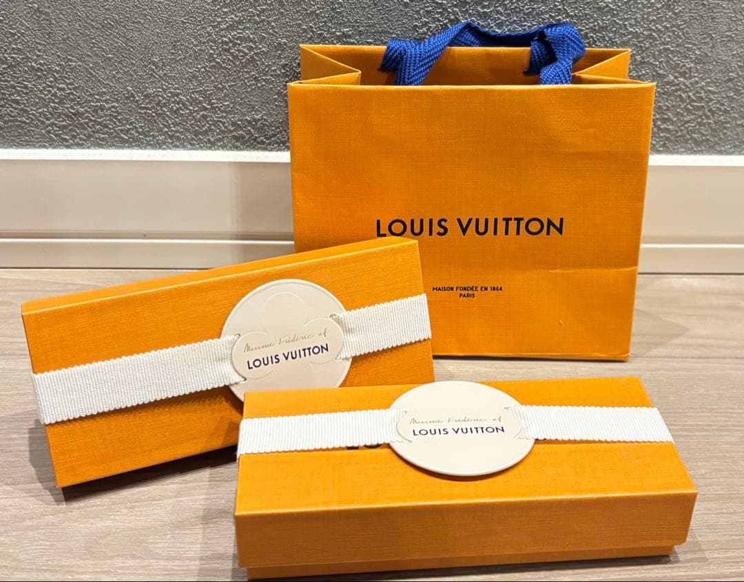 パリ限定 LOUIS VUITTON ミルクチョコレート　2箱　キャラメル入り