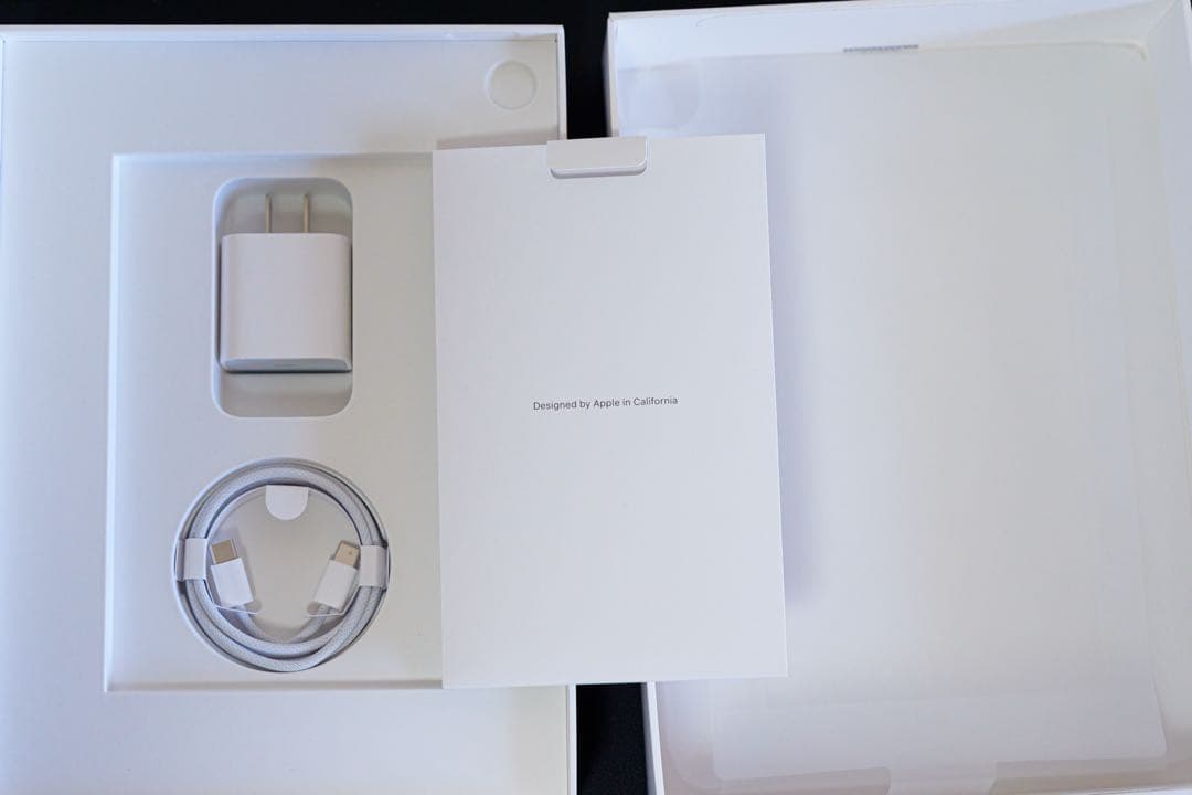 ほぼ新品 Apple iPad 11インチ Wi-Fi 128GB (A16)