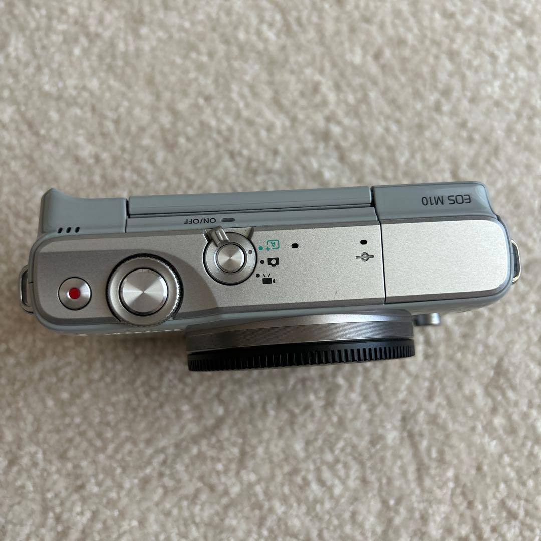 Canon EOS M10 ミラーレスカメラ グレー　ダブルズームキット