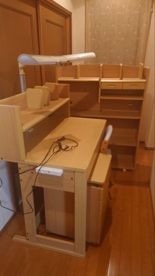 コイズミ 木製学習机セット 本棚 ライト付き【受け渡し限定】