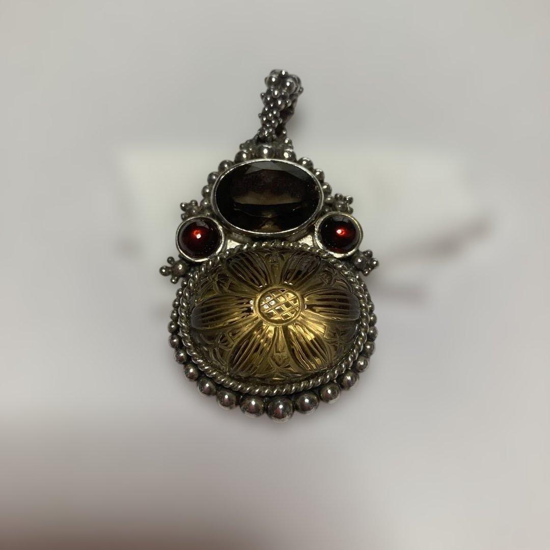 スティーブンデュエッグ　ネックレストップ