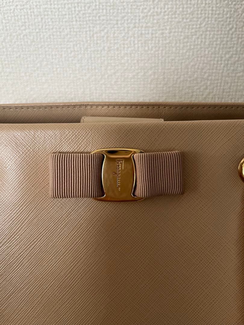 【値下げ済】【美品、付属品あり】ヴァラリボンバッグ