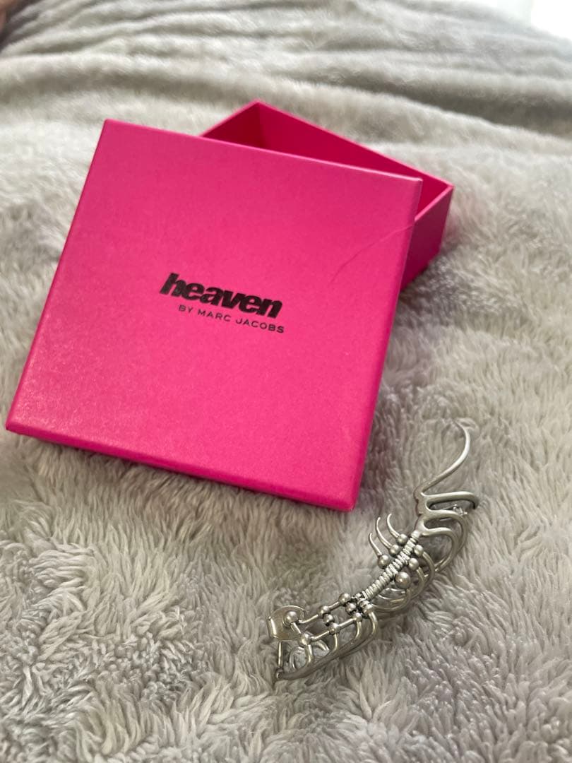 heaven by Marc Jacobs キーガンダ ッカーピアス