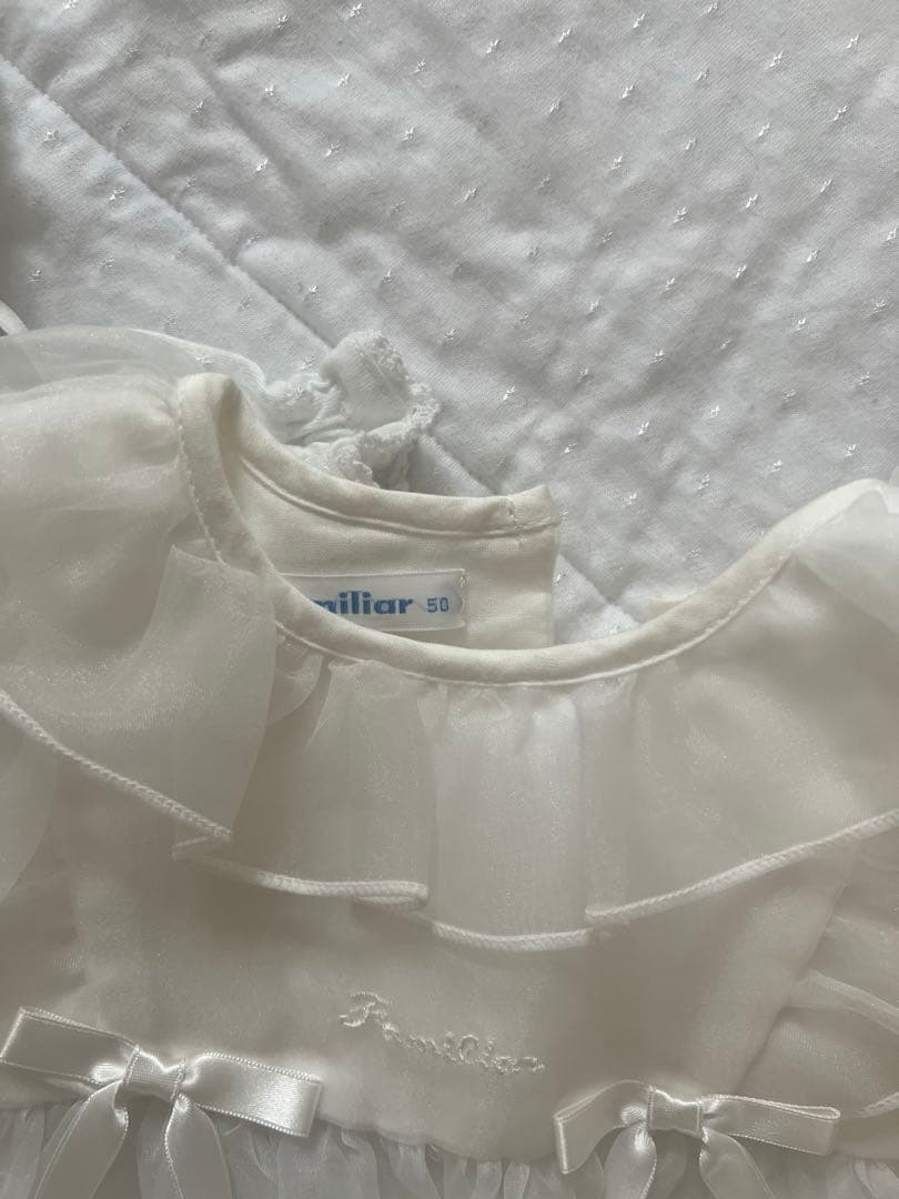 Familiar ベビードレス 付属付き 退院 お宮参り 50 ファミリア