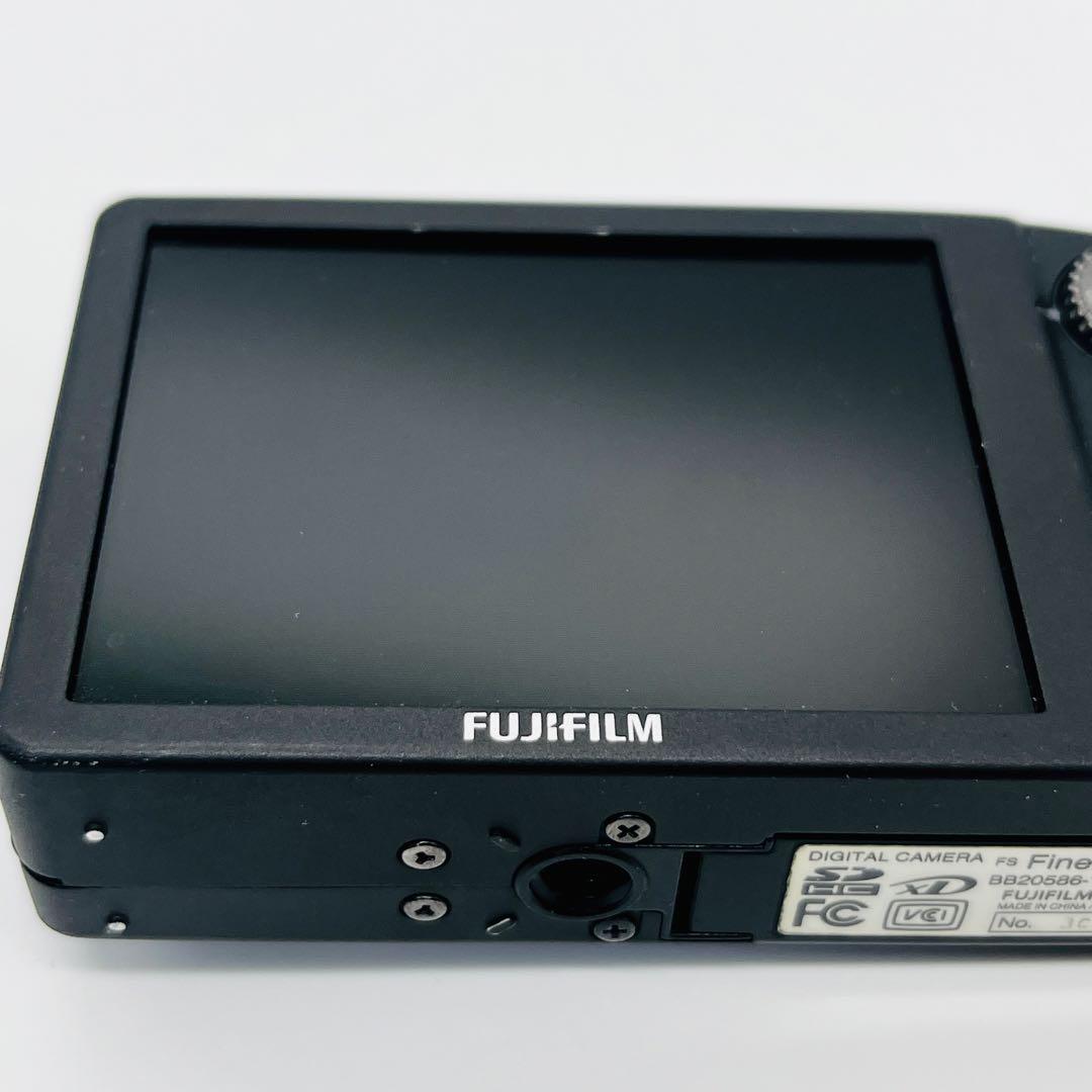 美品　FinePix F60FD ブラック