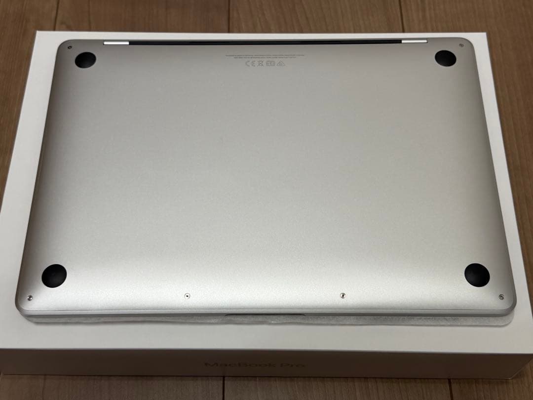 Apple MacBook Pro 13インチ、M2、2022、256GB