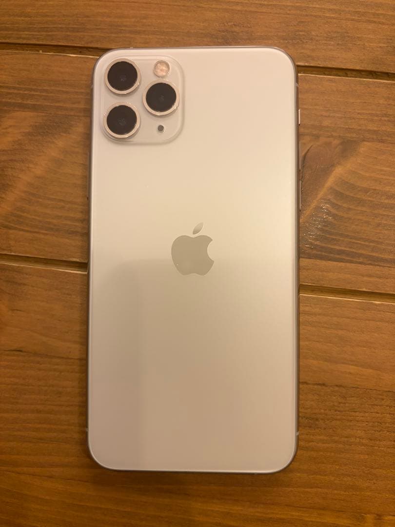 Apple iPhone 11 pro シルバー 本体　バッテリー容量100%