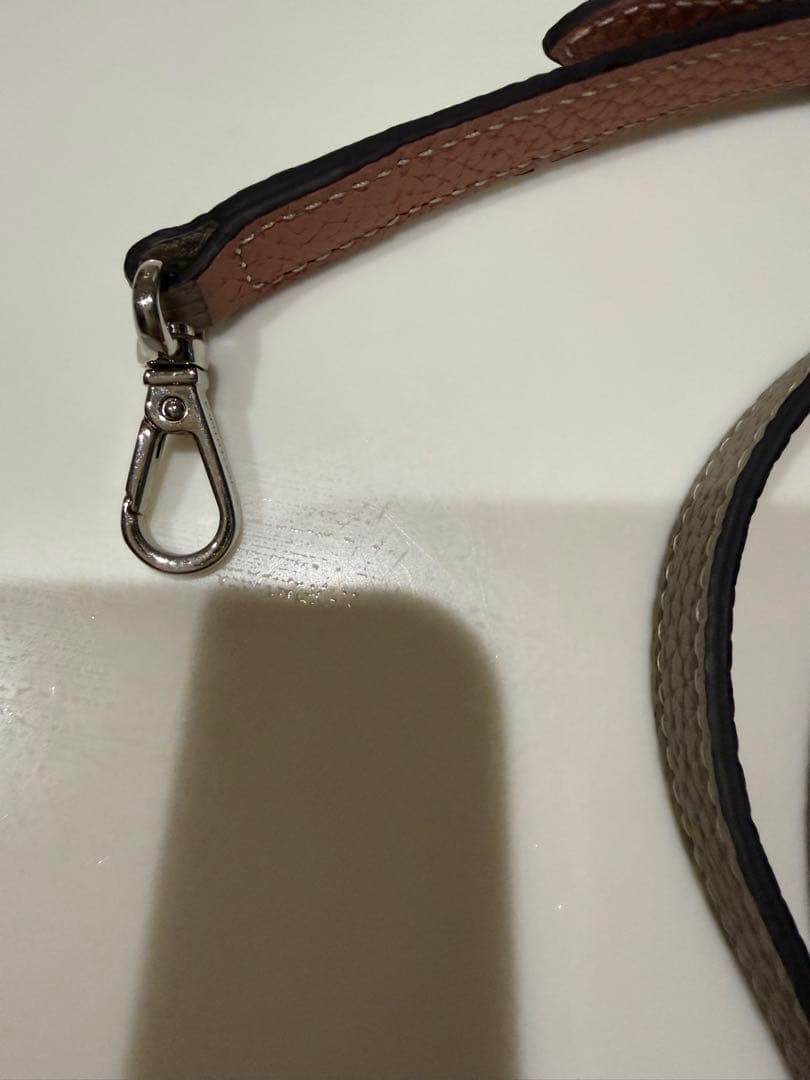 ボナベンチュラ　iPhone16プロ用ケース ベージュ・ピンク