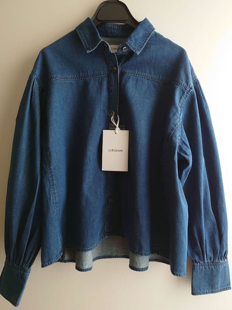 23区今季【洗える】ライトダンガリークロップドボリュームスリーブ シャツ