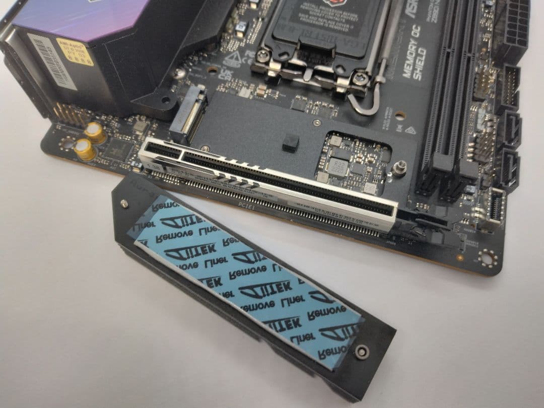 ASRock Z890I Nova WiFi マザーボード