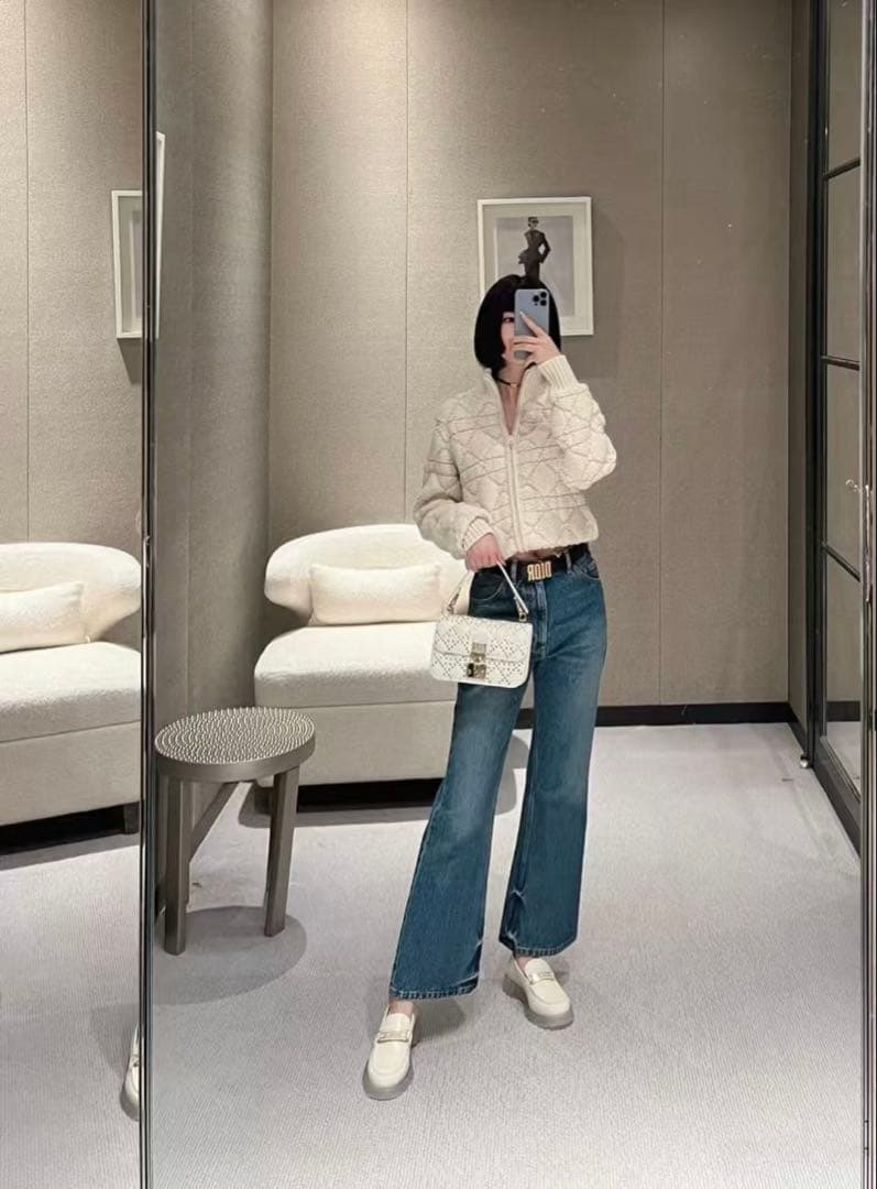 Christian Dior アイボリージップアップ M