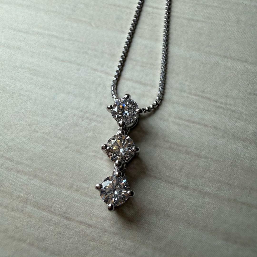 まな　ヴァンドーム青山　ダイヤモンド　トリロジー　ネックレス　0.35ct