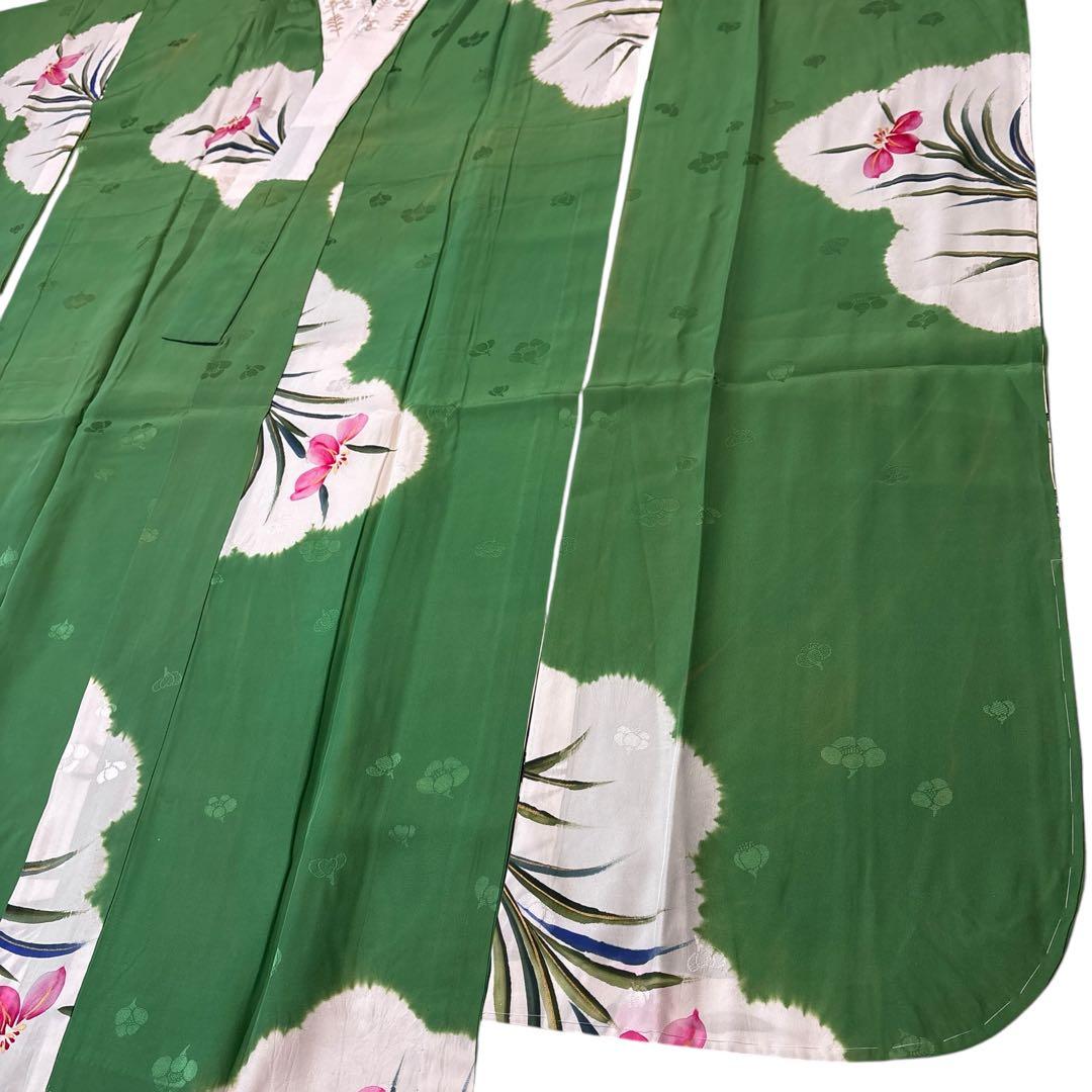 (あ867)振袖用長襦袢㊗️絞り染め 落ち着いた若草色 花模様は手描き✨