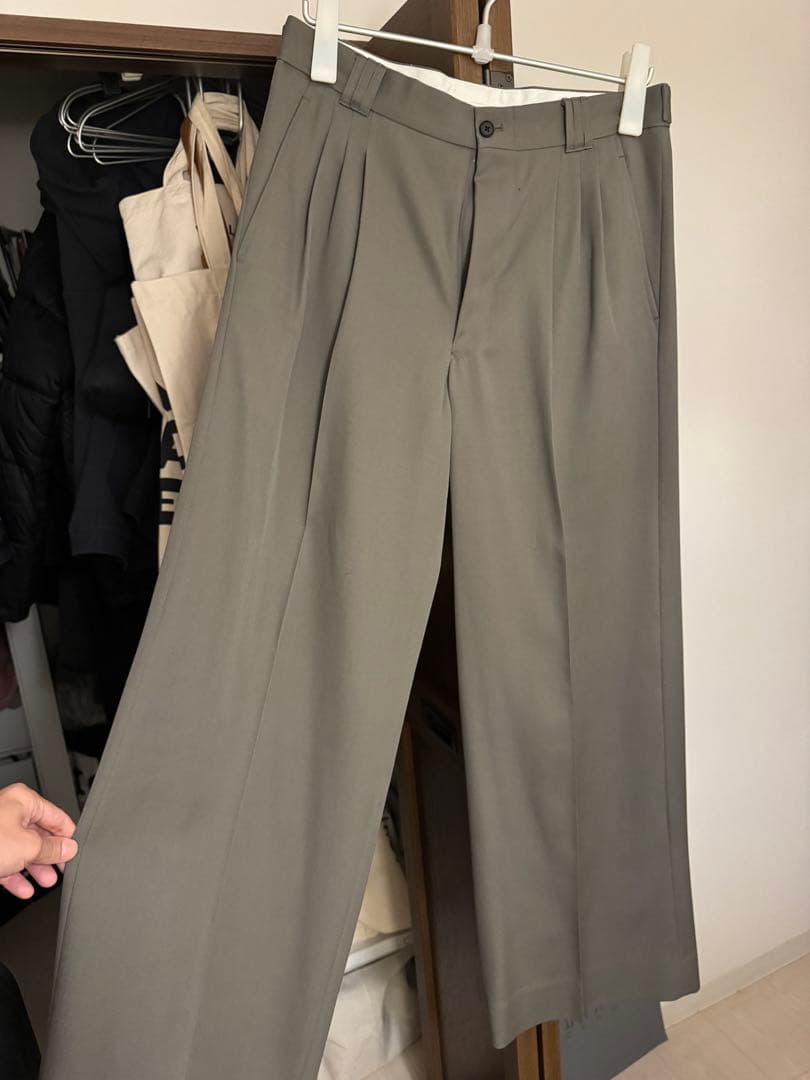 YOKE 3pleatedWide-legTrousers スラックスグレージュ