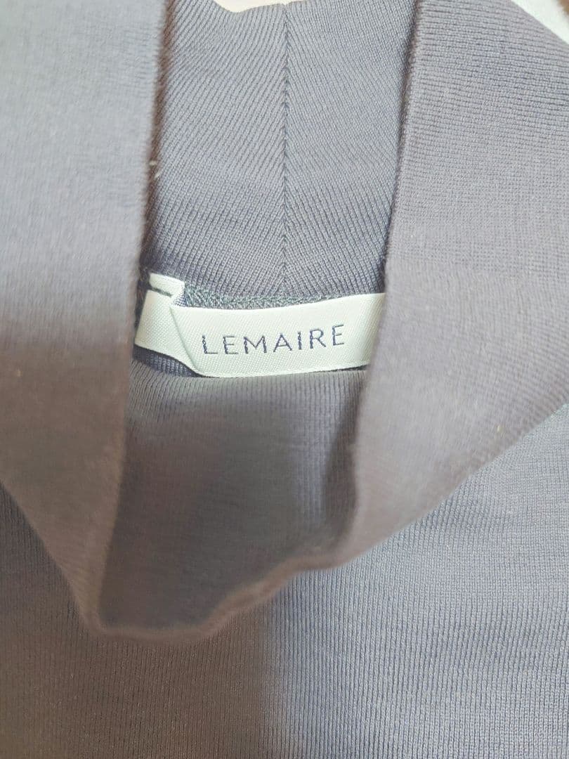 トップス LEMAIRE RIB TURTLENECK SQUID INK