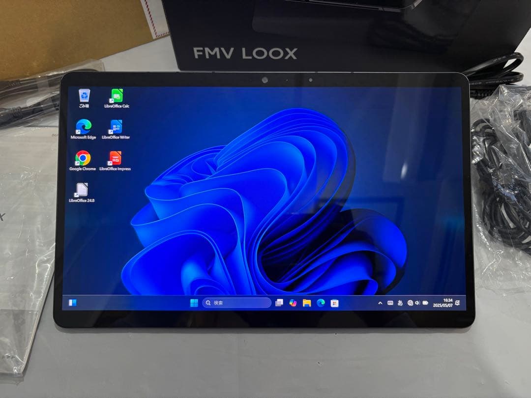 【特価】Fujitsu FMV LOOX 90/G i7 16GB/512GB