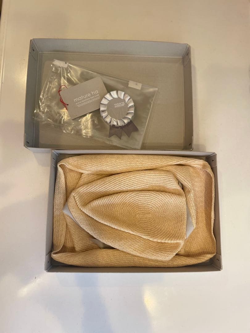 未使用品！マチュアーハ 箱付き　麦わら帽子　グレーのリボン