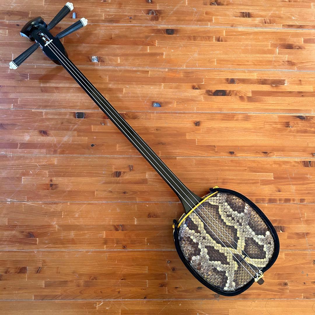 ◼️宮古島から❶◼️クルチ本皮強化張り三線◼️黒檀◼️サンプル音源あり◼️ハードケース付き