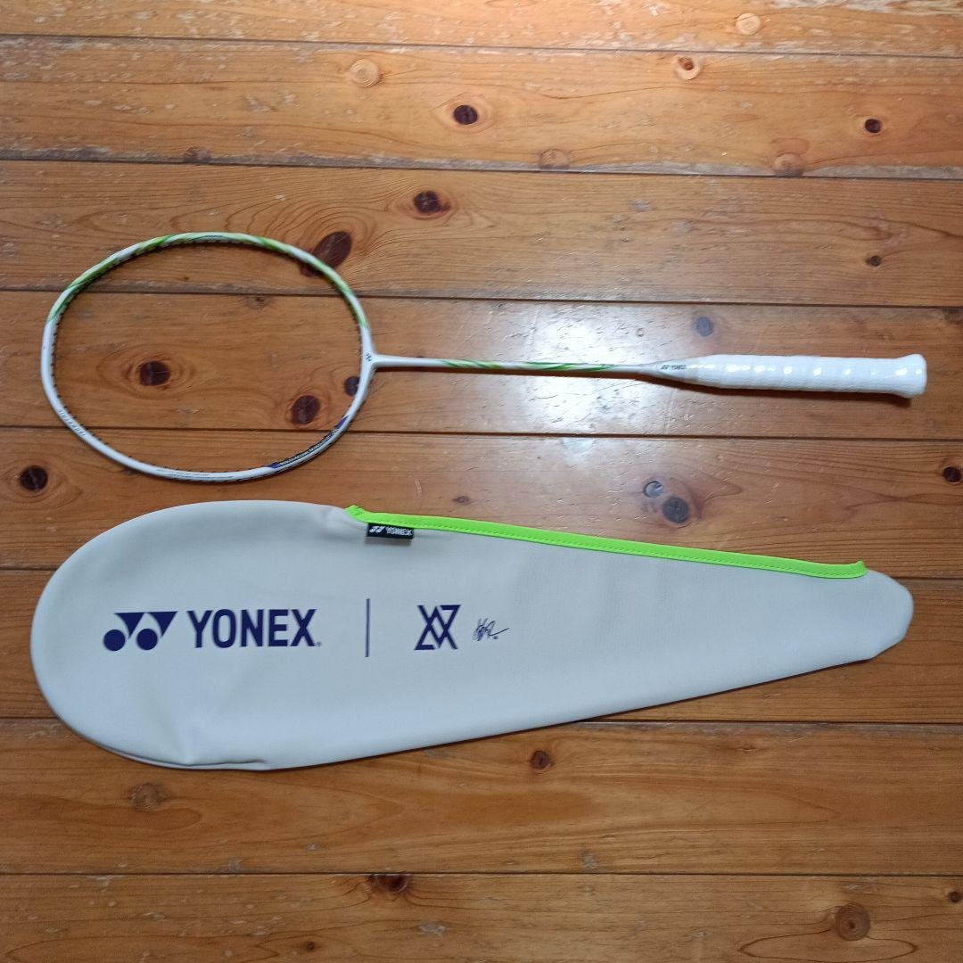 YONEX バド　ASTROX100ZVA ビクターアクセルセン　4U6 新品