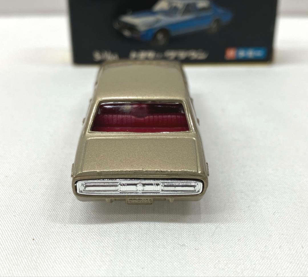 トミカ トヨタ ニュー クラウン No.32 黒箱 ゴールド