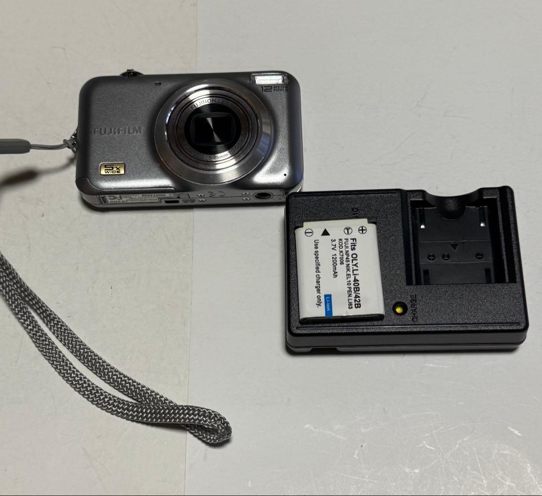 フジフィルム FUJIFILM ファインピクス JX200 シルバー