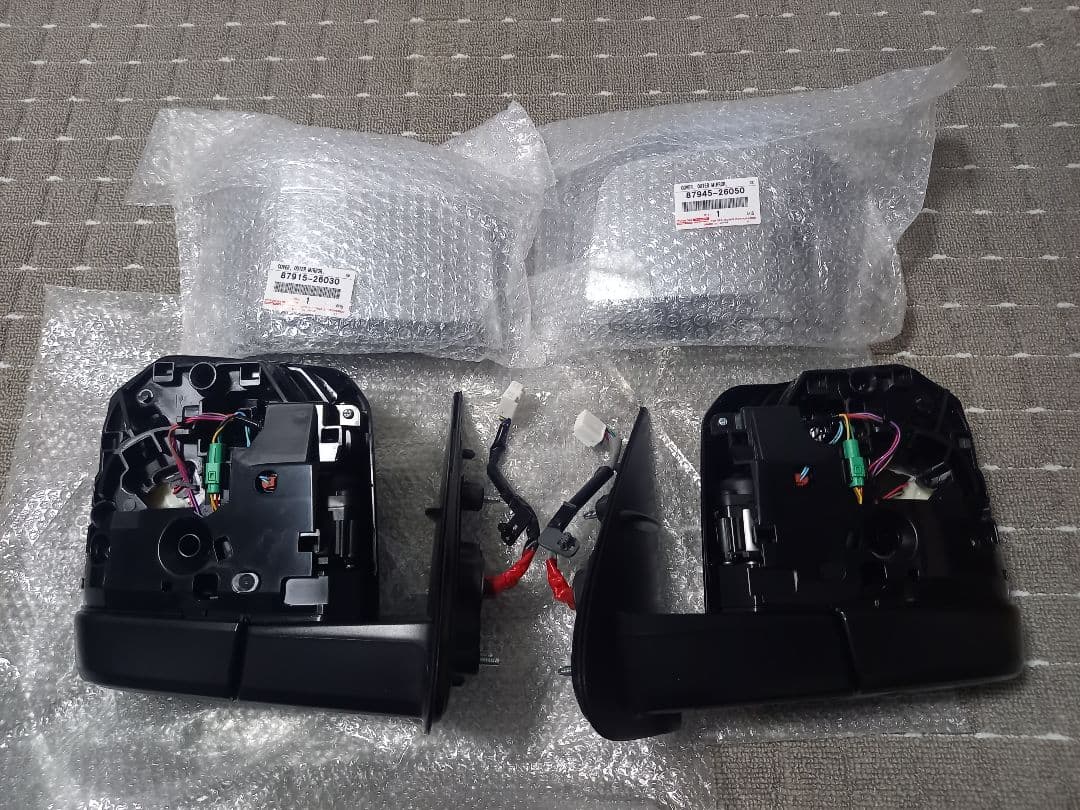 トヨタ 200系 ハイエース 6型 純正ドアミラー 左右セット(カメラ付き)