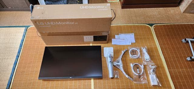 LG_4K_31.5インチ_モニタ_スピーカ付_32UN500-W_00904