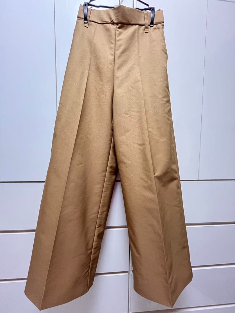 美品【2024AW】yori ギャババギーワイドパンツ　34サイズ