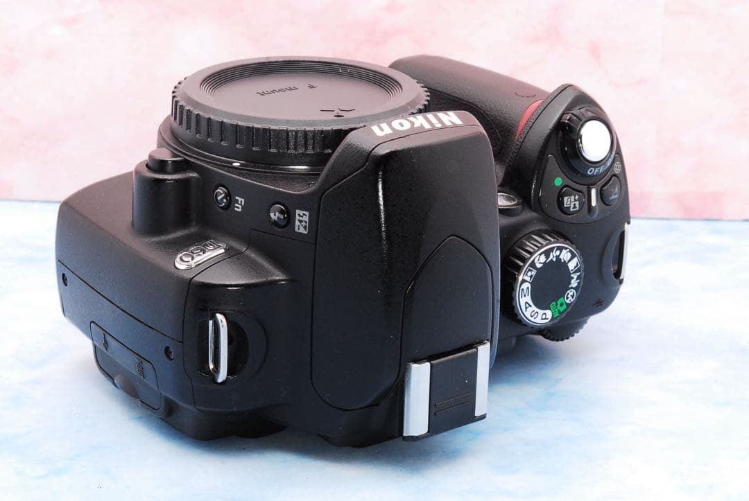 ニコン D60★入門機★望遠レンズ付Wレンズ★小型＆軽量★一眼レフカメラ