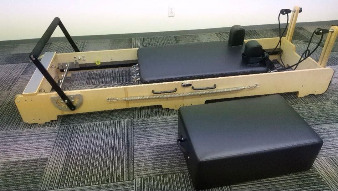 【ざくろくみん】折りたたみピラティスリフォーマー